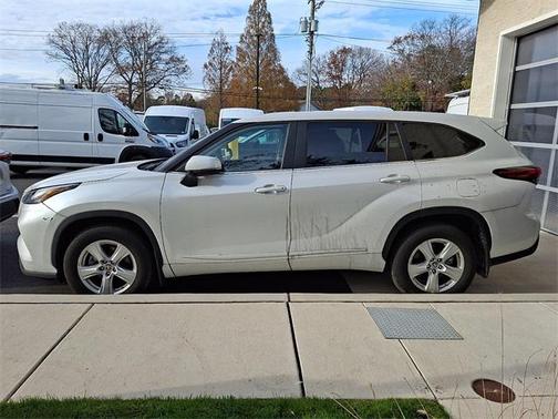 2023 Toyota Highlander LE