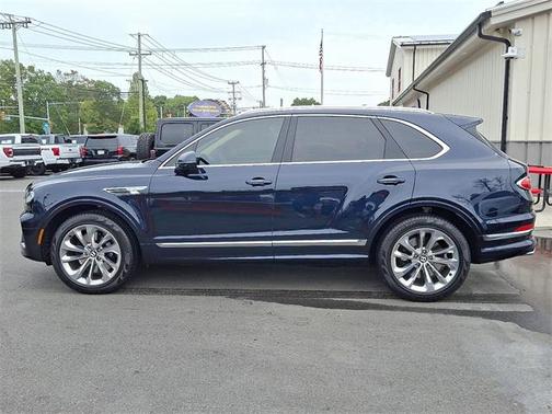 2023 Bentley Bentayga V8