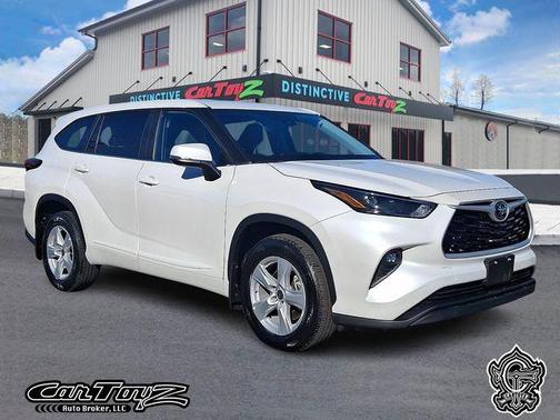 2023 Toyota Highlander LE