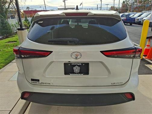 2023 Toyota Highlander LE