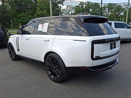 2024 Land Rover Range Rover P530 SE