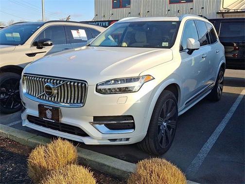 2022 Volvo XC90 T6 Inscription