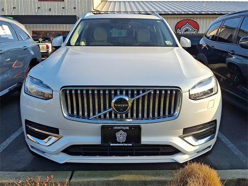 2022 Volvo XC90 T6 Inscription