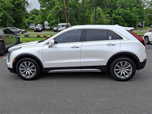 2022 Cadillac XT4 Premium Luxury
