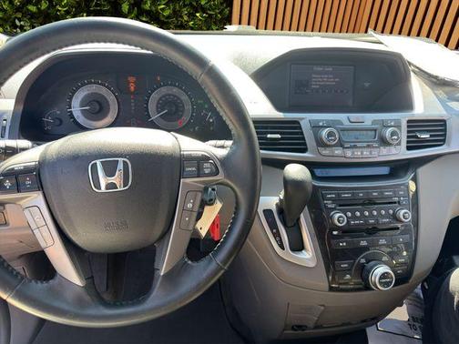 Polished Metal Metallic 2013 Honda Odyssey Touring Elite
