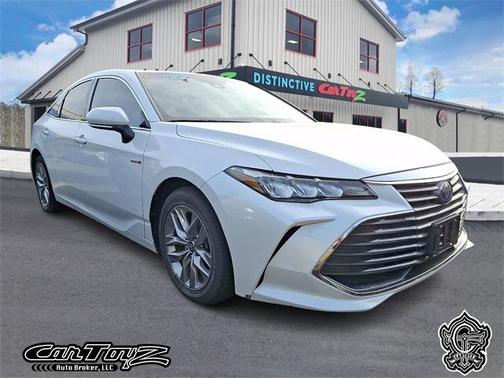 2021 Toyota Avalon Hybrid XLE Plus