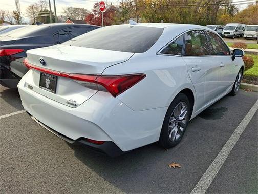 2021 Toyota Avalon Hybrid XLE Plus