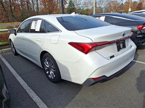 2021 Toyota Avalon Hybrid XLE Plus
