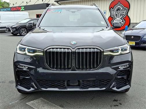 2022 BMW X7 M50i