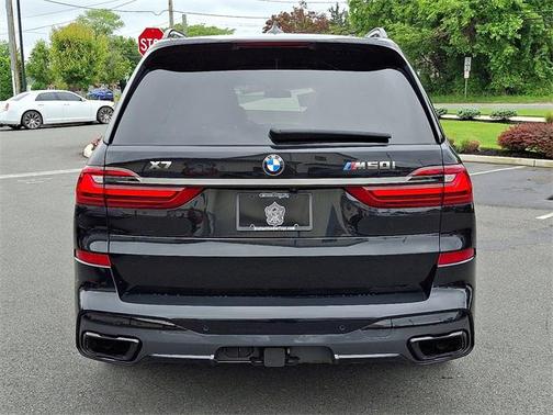 2022 BMW X7 M50i
