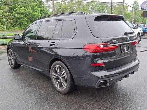 2022 BMW X7 M50i