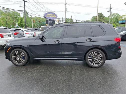 2022 BMW X7 M50i