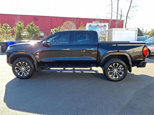2023 GMC Canyon Denali