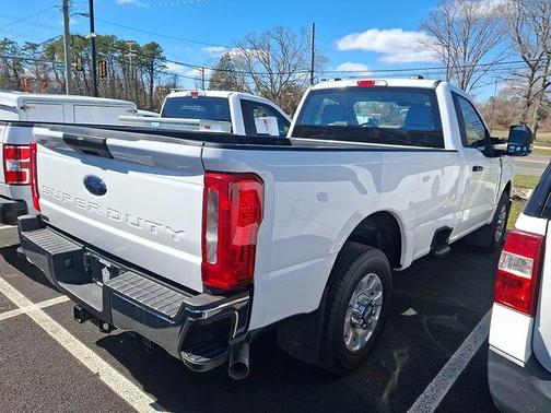 Oxford White 2024 Ford F-250 XL