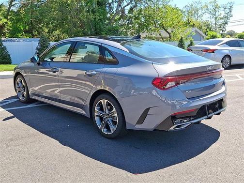 2022 Kia K5 EX