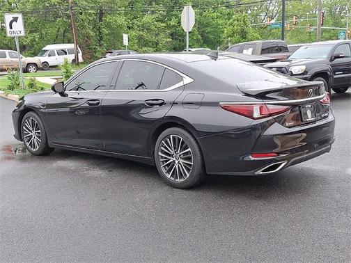 2022 Lexus ES 350 Base