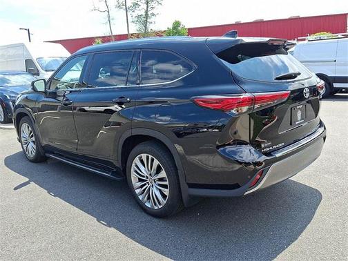 2022 Toyota Highlander Platinum