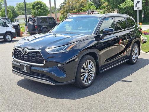 2022 Toyota Highlander Platinum