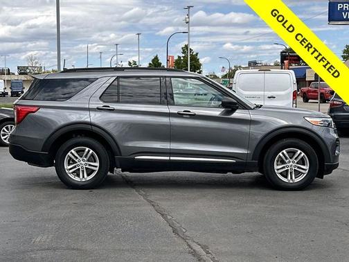 CARBONIZED GRAY METALLIC 2024 Ford Explorer XLT