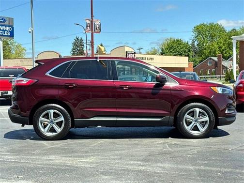 2022 Ford Edge SEL