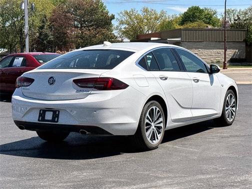2018 Buick Regal ESSENCE