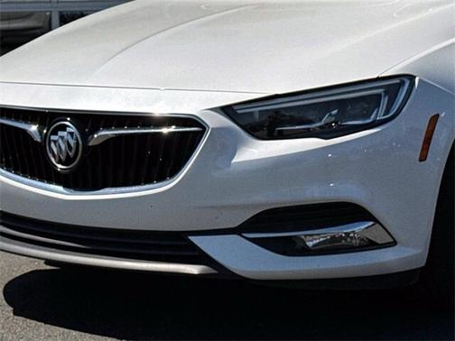 2018 Buick Regal ESSENCE