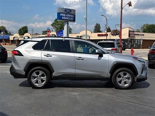 2022 Toyota RAV4 XLE