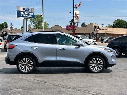 2022 Ford Escape TITANIUM
