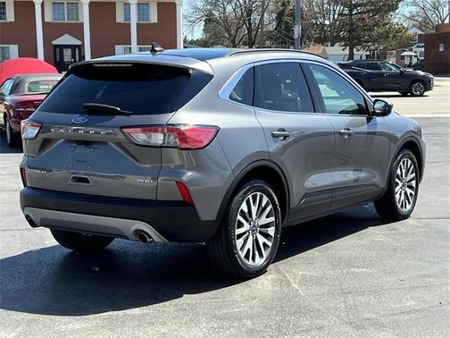 2022 Ford Escape TITANIUM
