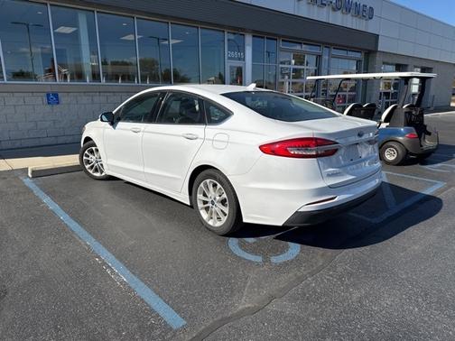 2020 Ford Fusion SE
