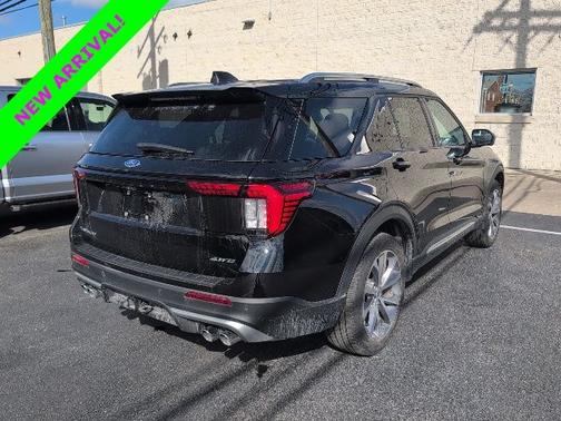 AGATE BLACK METALLIC 2025 Ford Explorer PLATINUM
