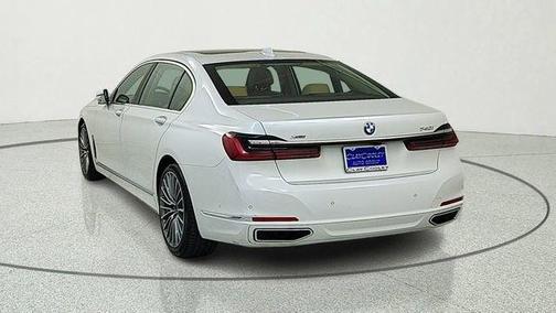 White 2022 BMW 740 i xDrive