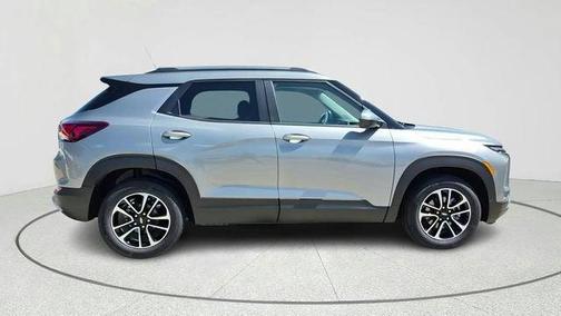 Sterling Gray Metallic 2026 Chevrolet Trailblazer LT