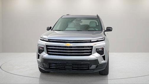 Sterling Gray Metallic 2025 Chevrolet Traverse High Country