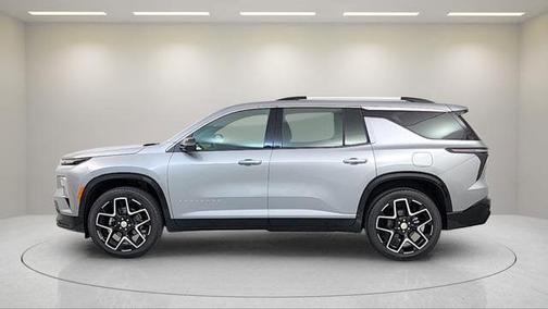 Sterling Gray Metallic 2025 Chevrolet Traverse High Country