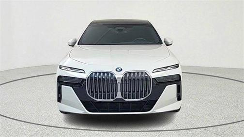 2023 BMW 740 i