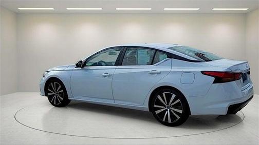 2021 Nissan Altima SR FWD