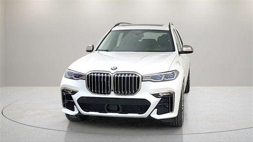 2022 BMW X7 M50i