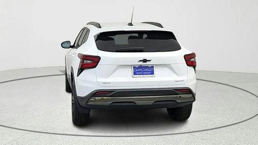Summit White 2026 Chevrolet Trax FWD ACTIV