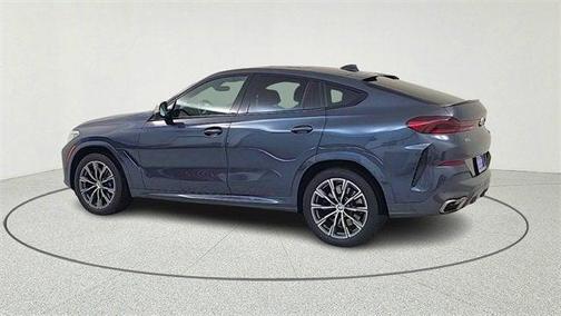 2021 BMW X6 M50i