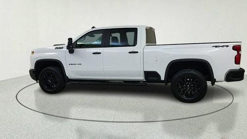 Summit White 2026 Chevrolet Silverado 2500 Custom