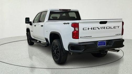 Summit White 2026 Chevrolet Silverado 2500 Custom