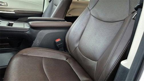 2023 Toyota Sienna Platinum 7 Passenger