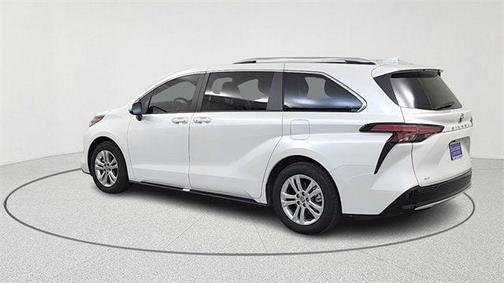 2023 Toyota Sienna Platinum
