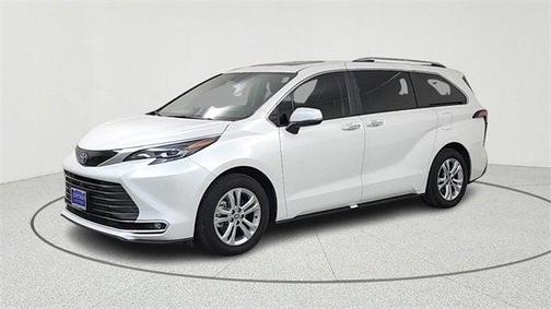 2023 Toyota Sienna Platinum