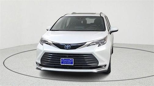 2023 Toyota Sienna Platinum