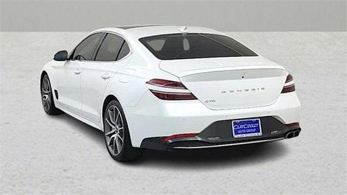 2022 Genesis G70 2.0T RWD