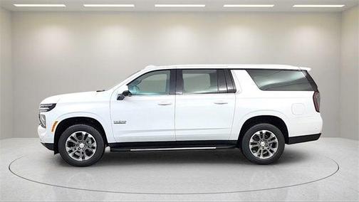 2025 Chevrolet Suburban LT