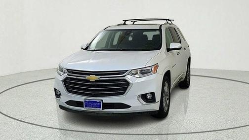 Iridescent Pearl Tricoat 2018 Chevrolet Traverse Premier