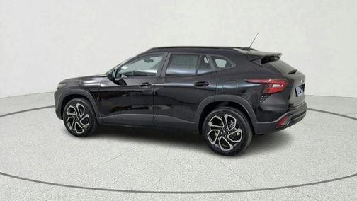 Mosaic Black Metallic 2026 Chevrolet Trax FWD 2RS